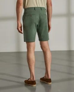 Bermudas em sarja com bolsos