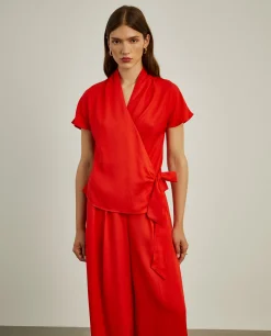 Blusa com trespasse e franzido