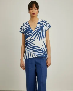 Blusa fluida com padrão palmeiras