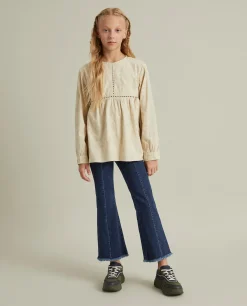 Blusa manga comprida bordado flores