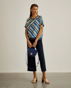 Blusa manga curta com padrão de riscas