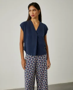 Blusa sem mangas em cupro