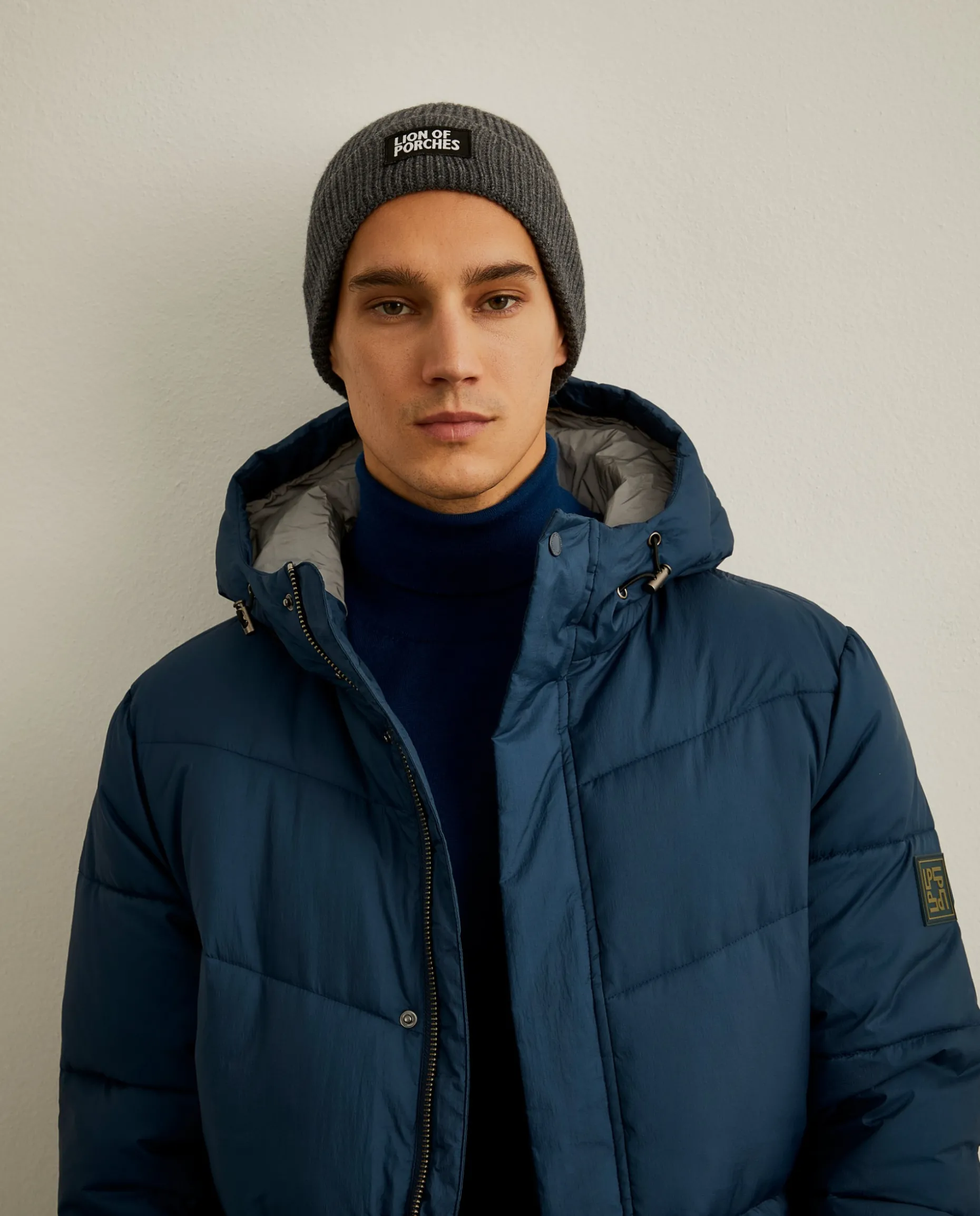 Blusão acolchoado com capuz