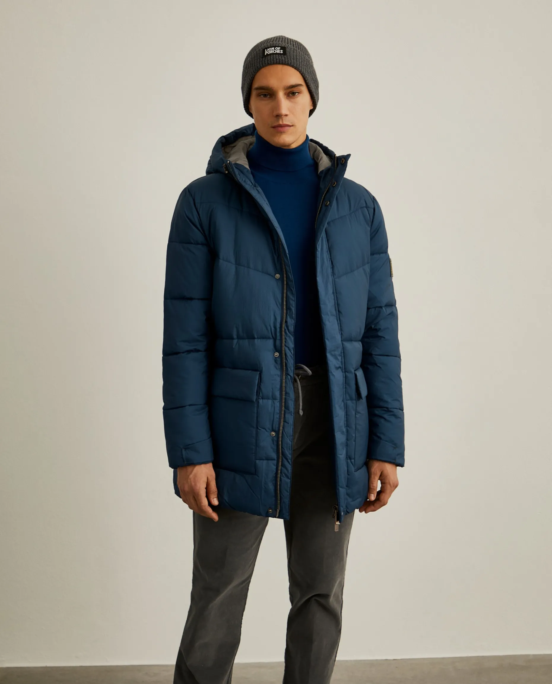 Blusão acolchoado com capuz