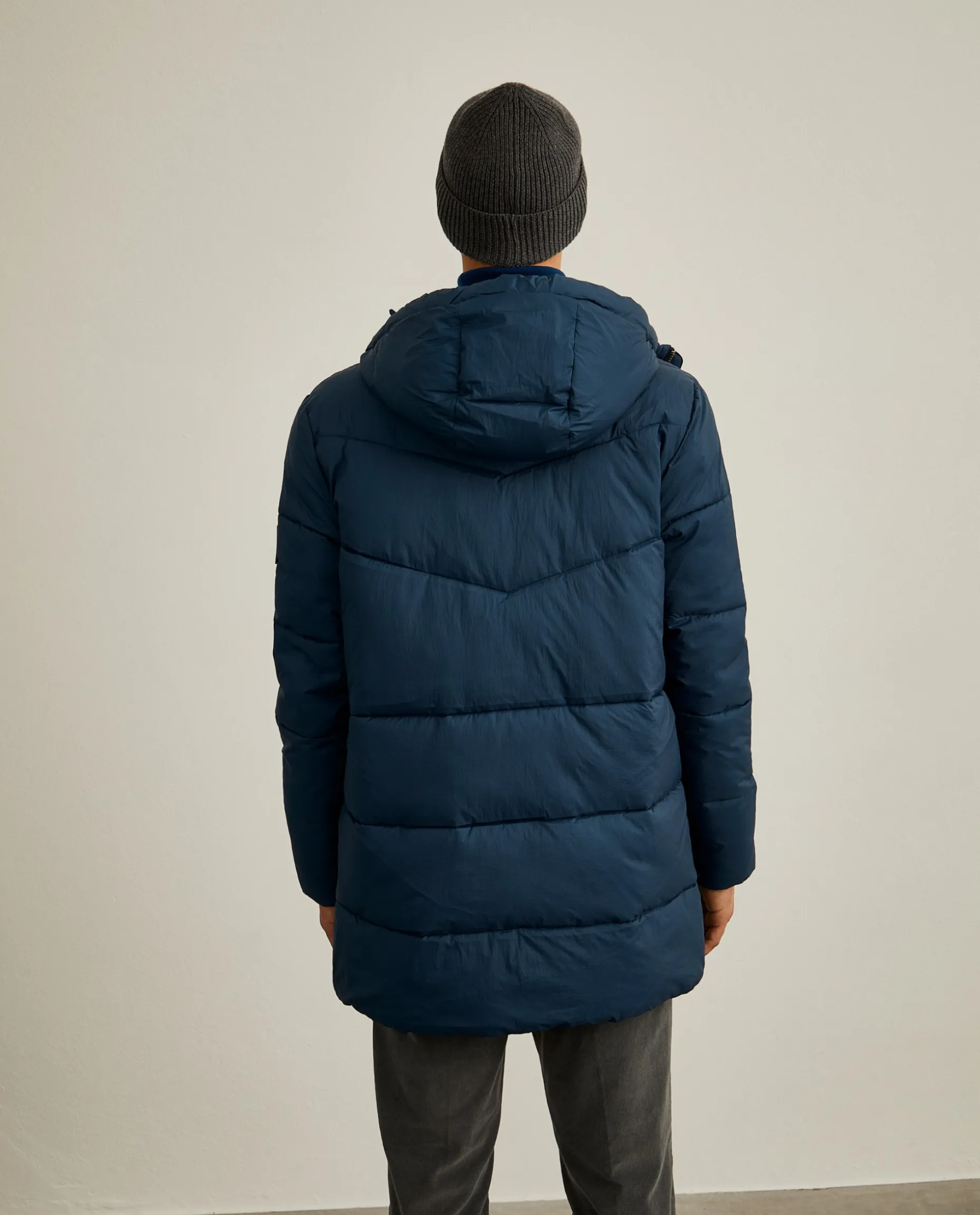 Blusão acolchoado com capuz