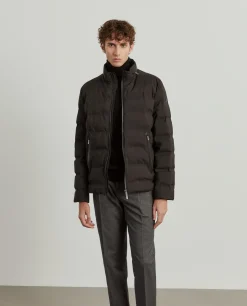 Blusão acolchoado com capuz em tecido técnico