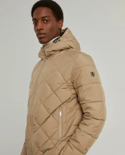 Blusão acolchoado com capuz