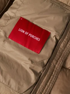 Blusão acolchoado com capuz