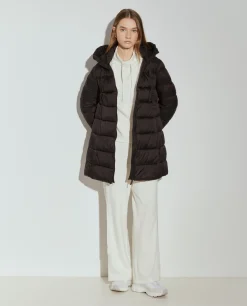 Blusão acolchoado comprido com capuz