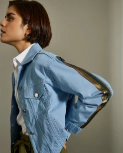 Blusão com lantejoulas