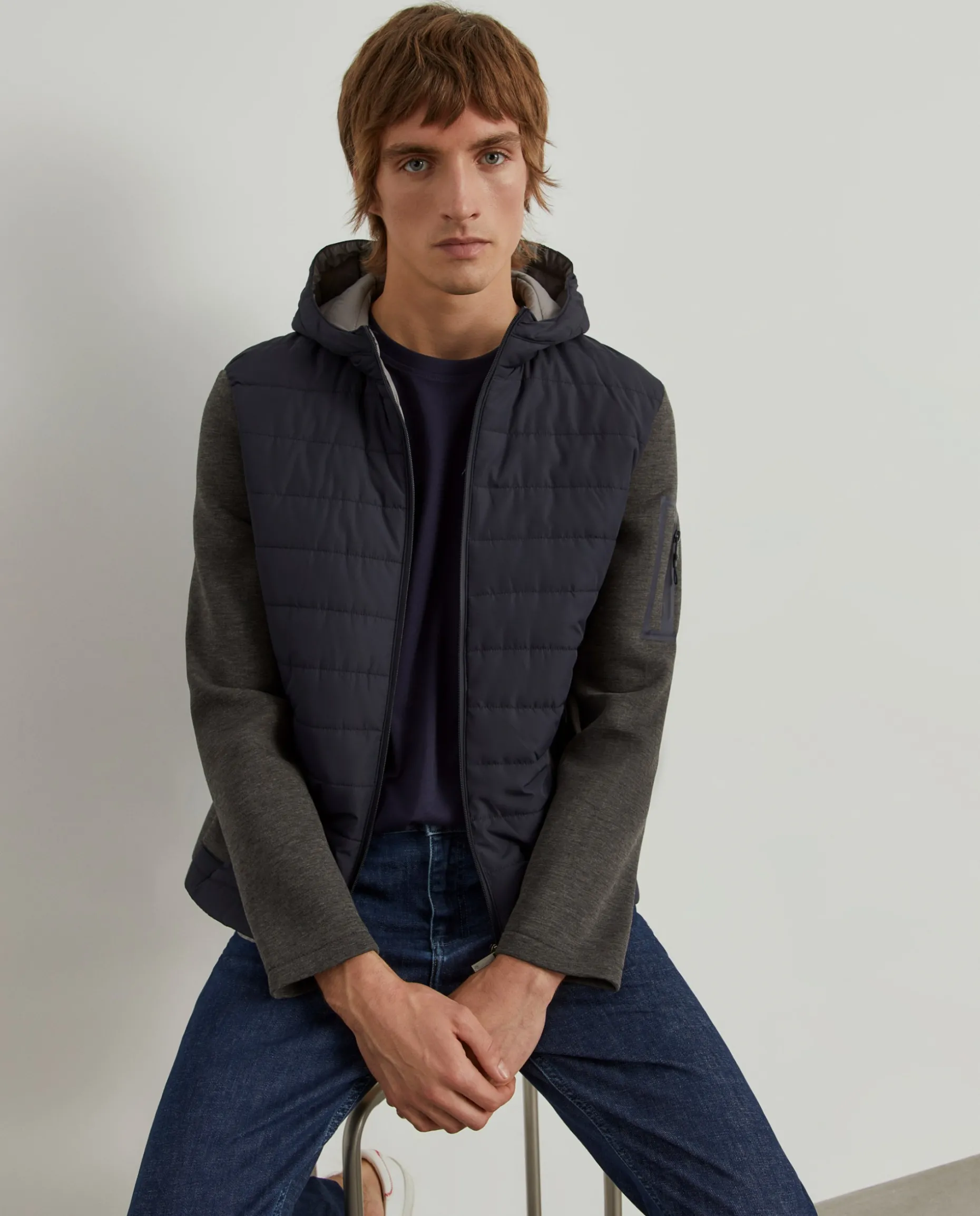 Blusão combinado com capuz