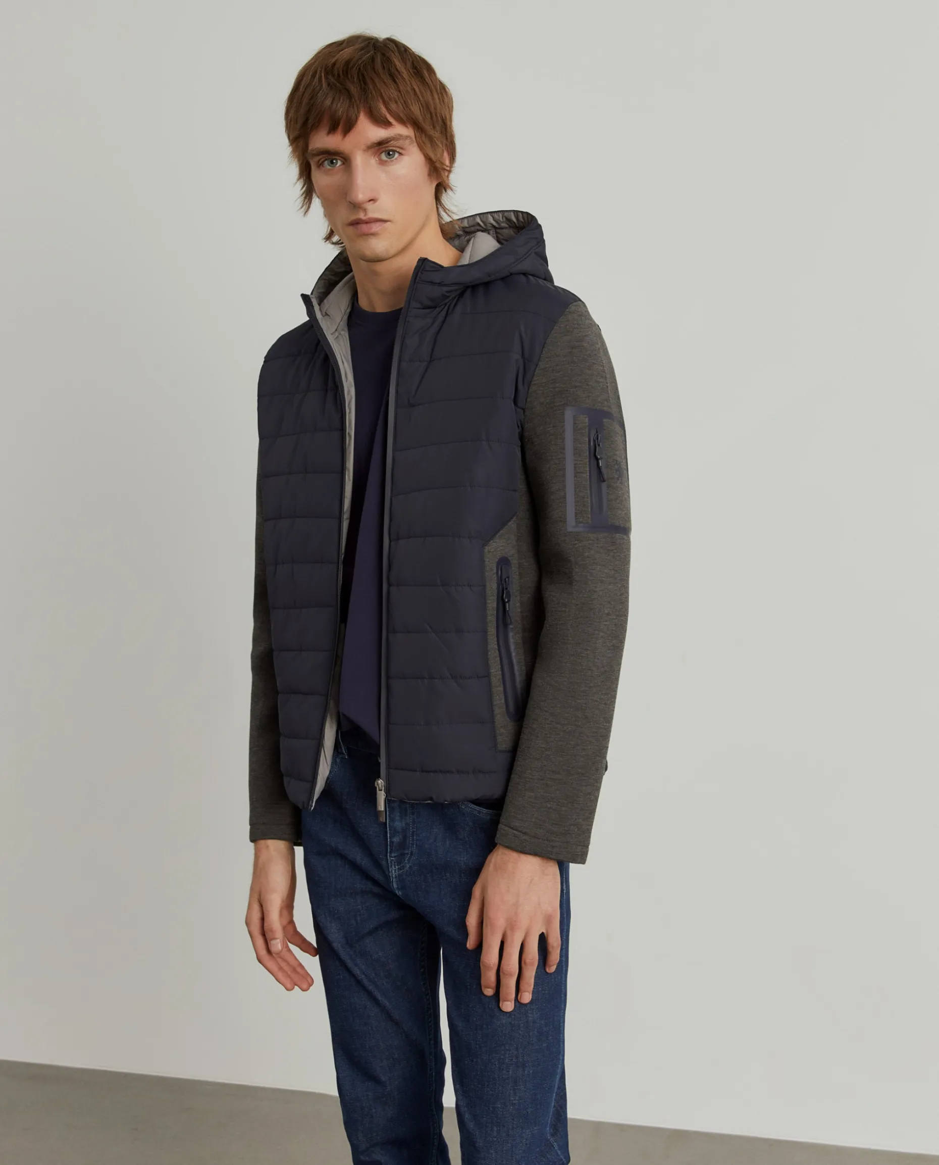 Blusão combinado com capuz