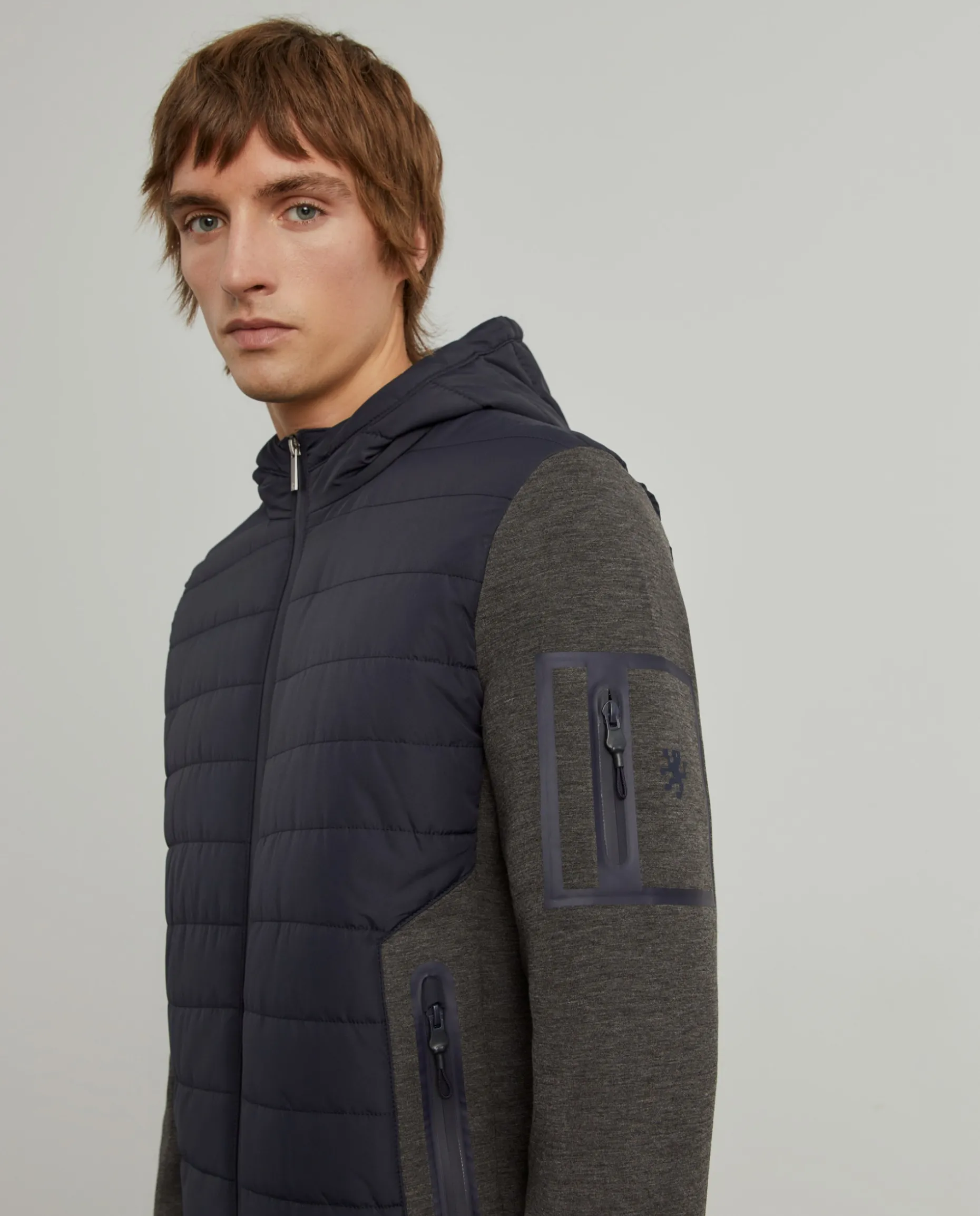 Blusão combinado com capuz