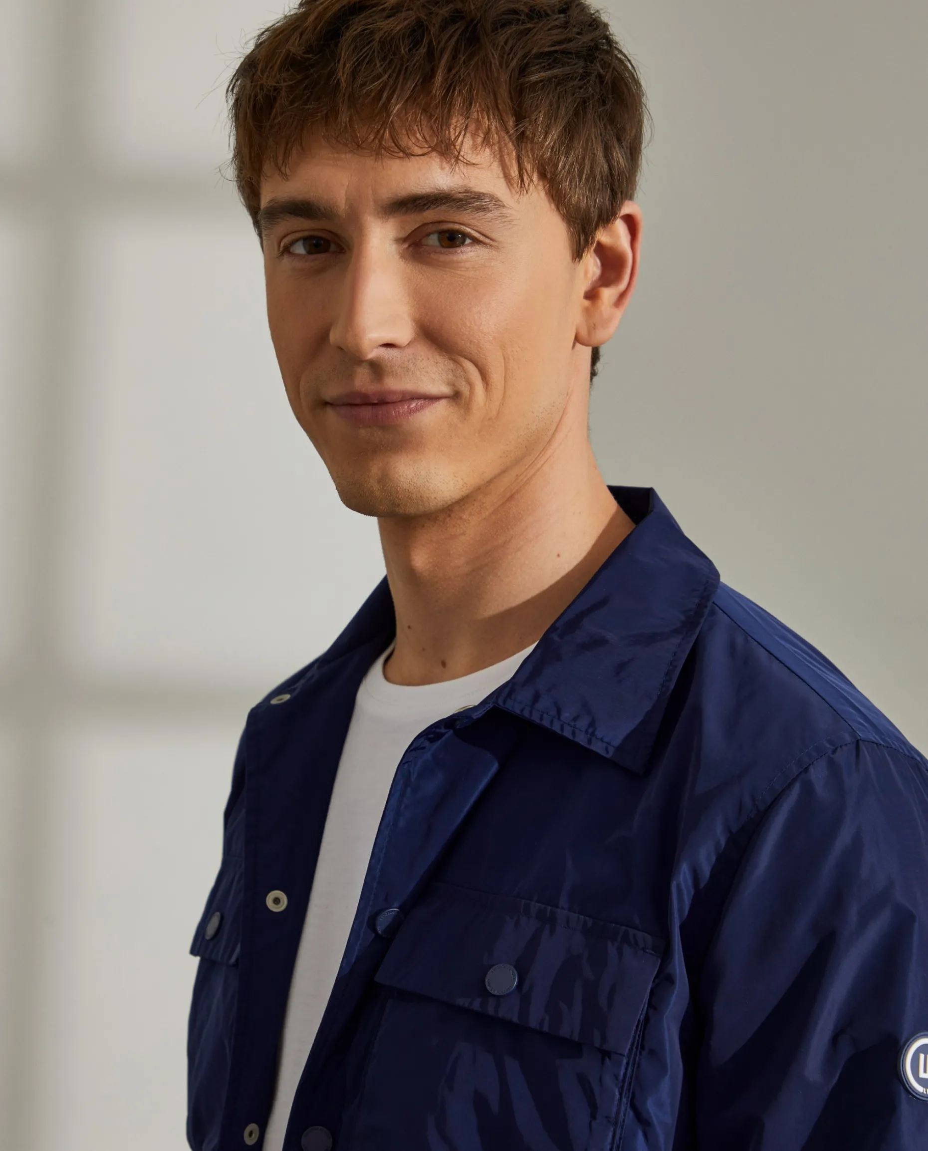 Blusão de tecido técnico com bolsos