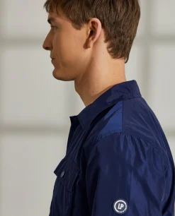 Blusão de tecido técnico com bolsos