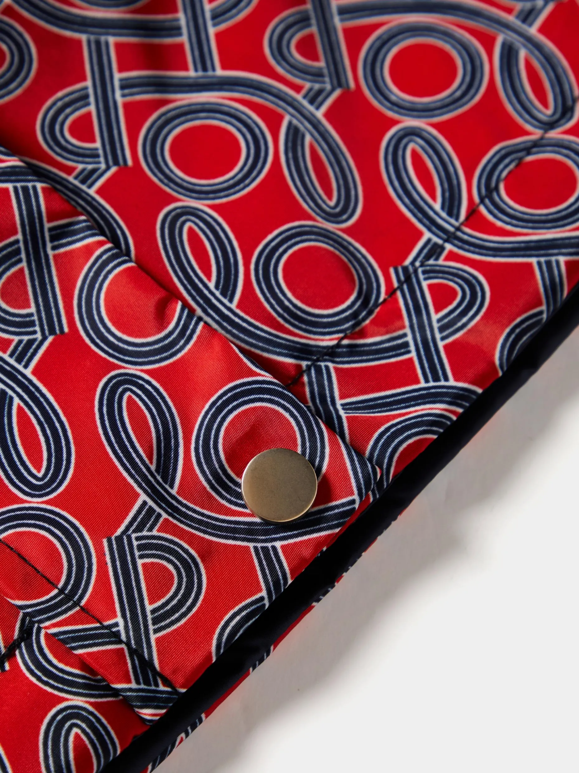 Blusão reversível com capuz