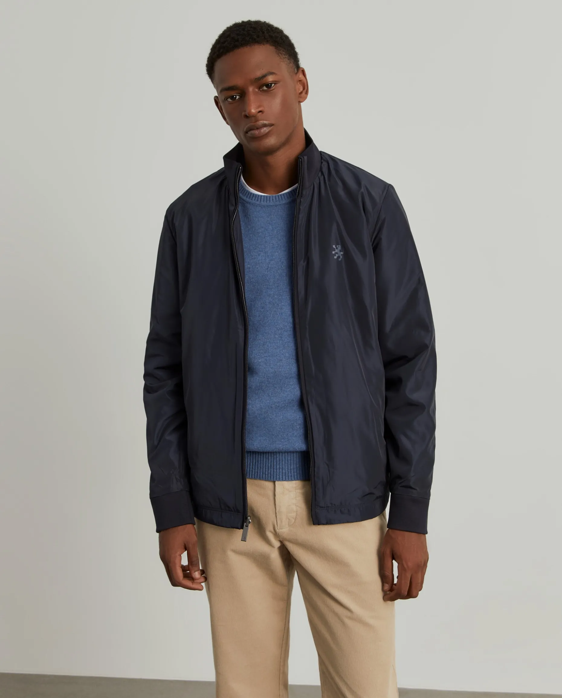 Blusão reversível com gola alta