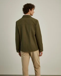 Blusão safari com bolsos na frente