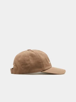 Boné de pala curva com branding na frente