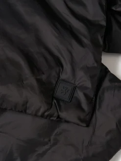 Cachecol acolchoado com capuz