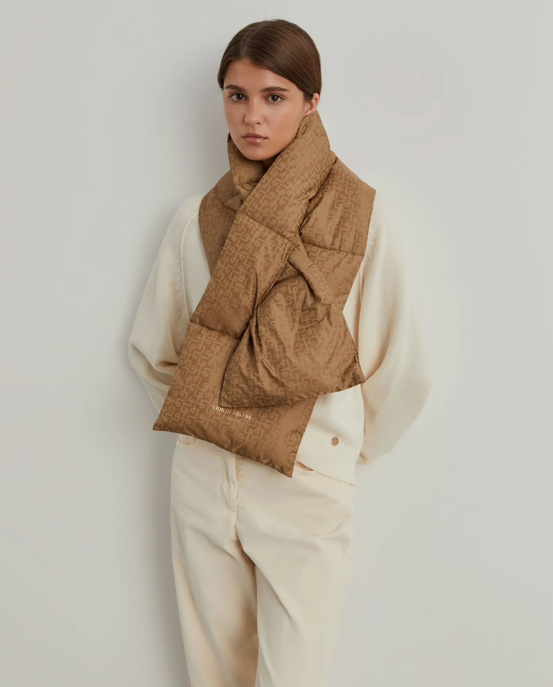 Cachecol acolchoado com estampado