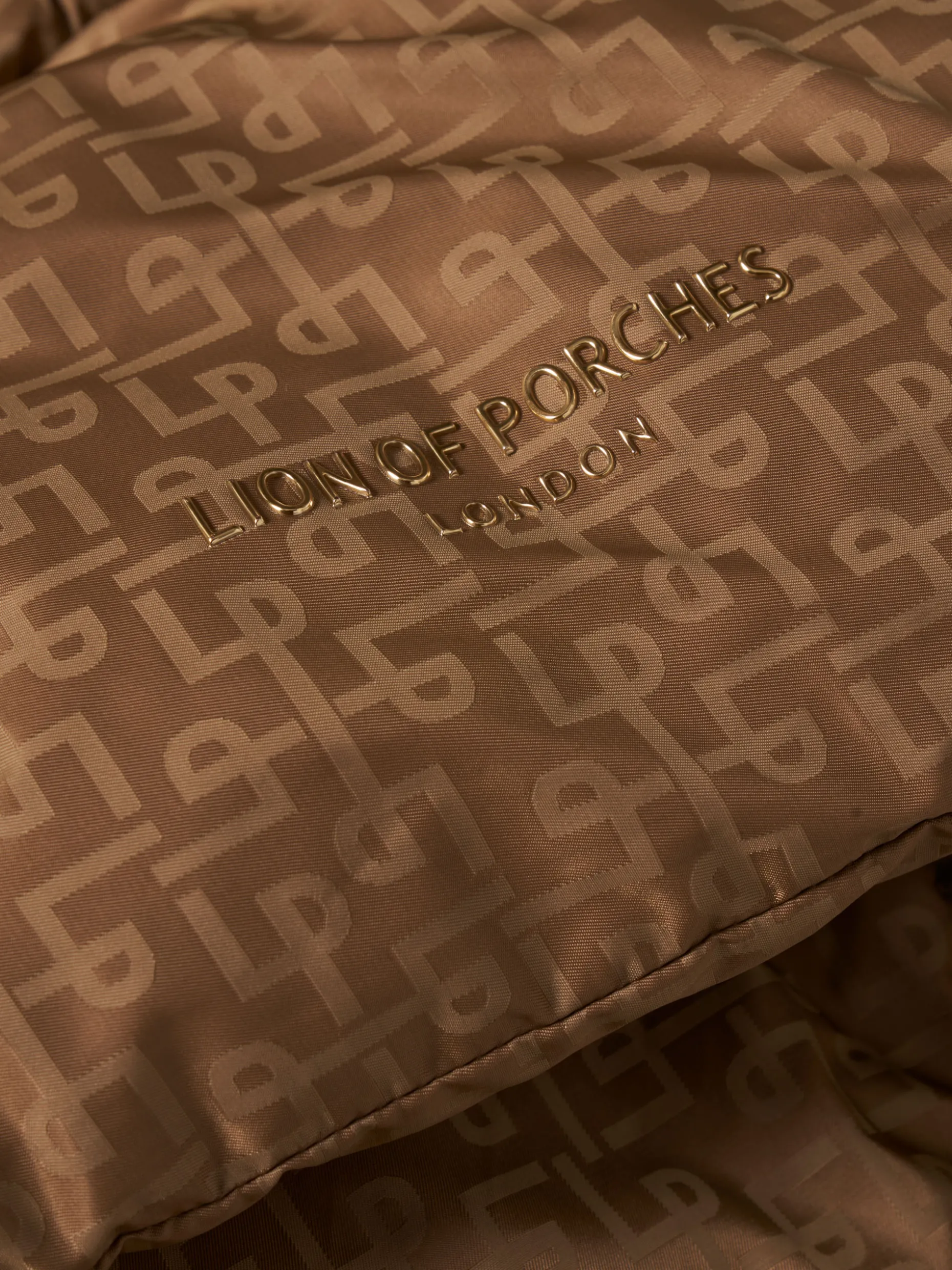 Cachecol acolchoado com estampado