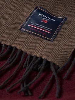 Cachecol de lã com franjas