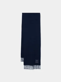 Cachecol de lã com franjas