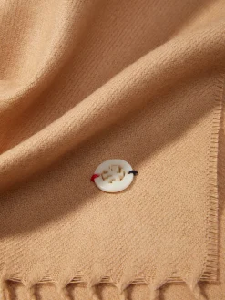 Cachecol liso com franjas