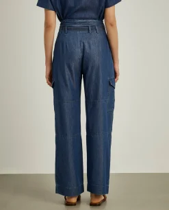 Calças cargo com pregas e cinto