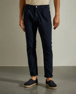 Calças Chino com pregas