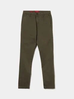 Calças chino regular fit com pregas