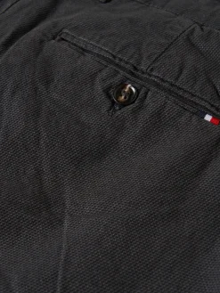 Calças Chino Regular Fit com pregas