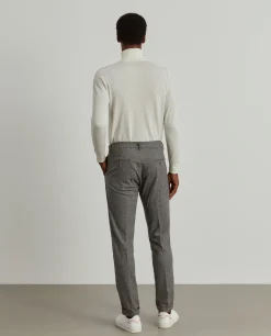 Calças chino regular fit com micro padrão