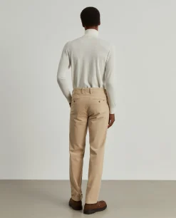 Calças chino regular fit em veludo