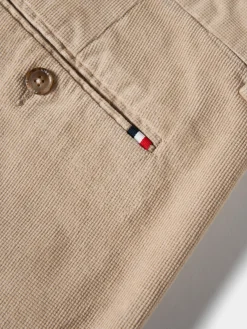 Calças chino regular fit em veludo