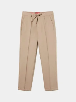 Calças com pregas e cordão