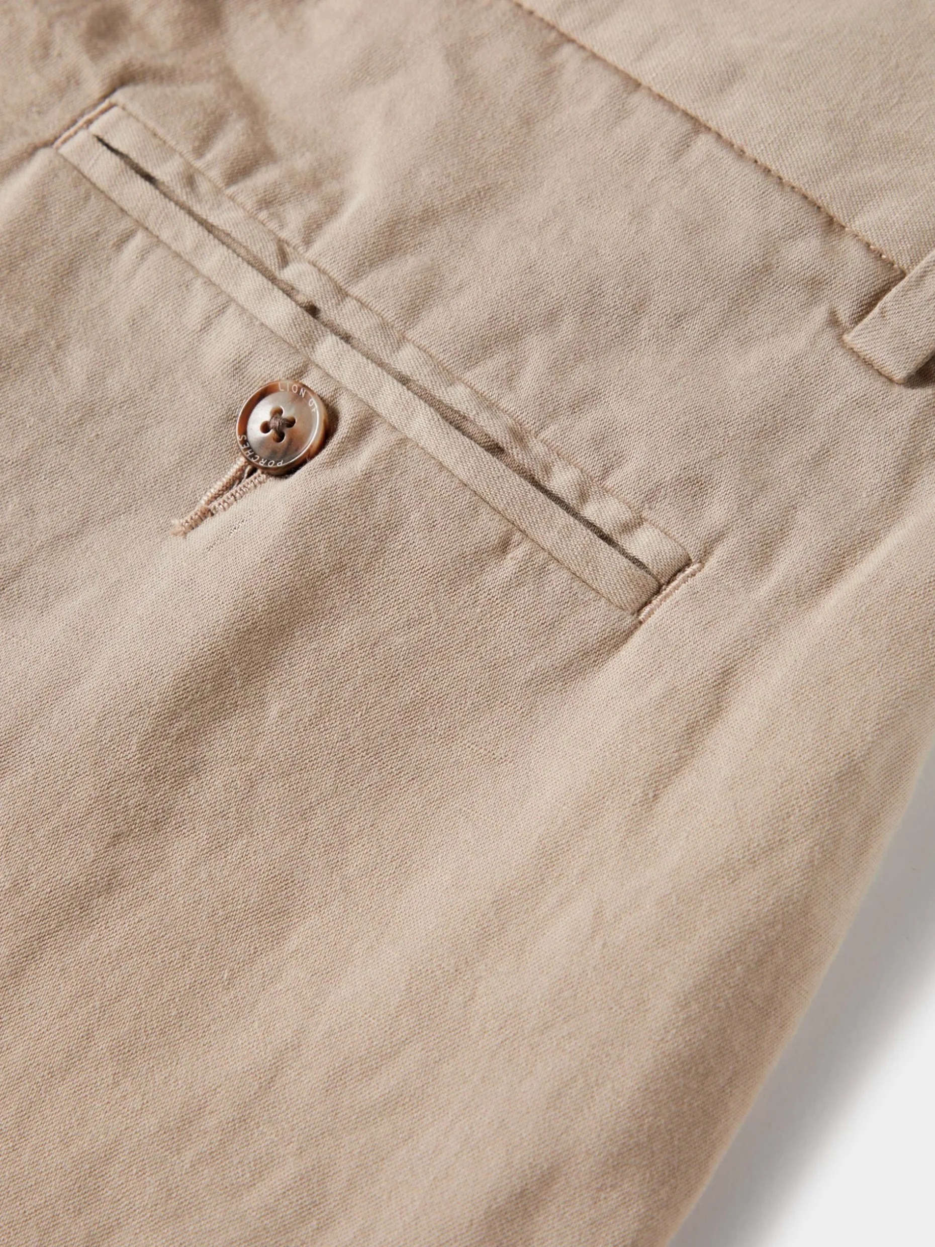 Calças com pregas e cordão