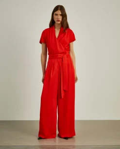 Calças culotte com pregas e cinto