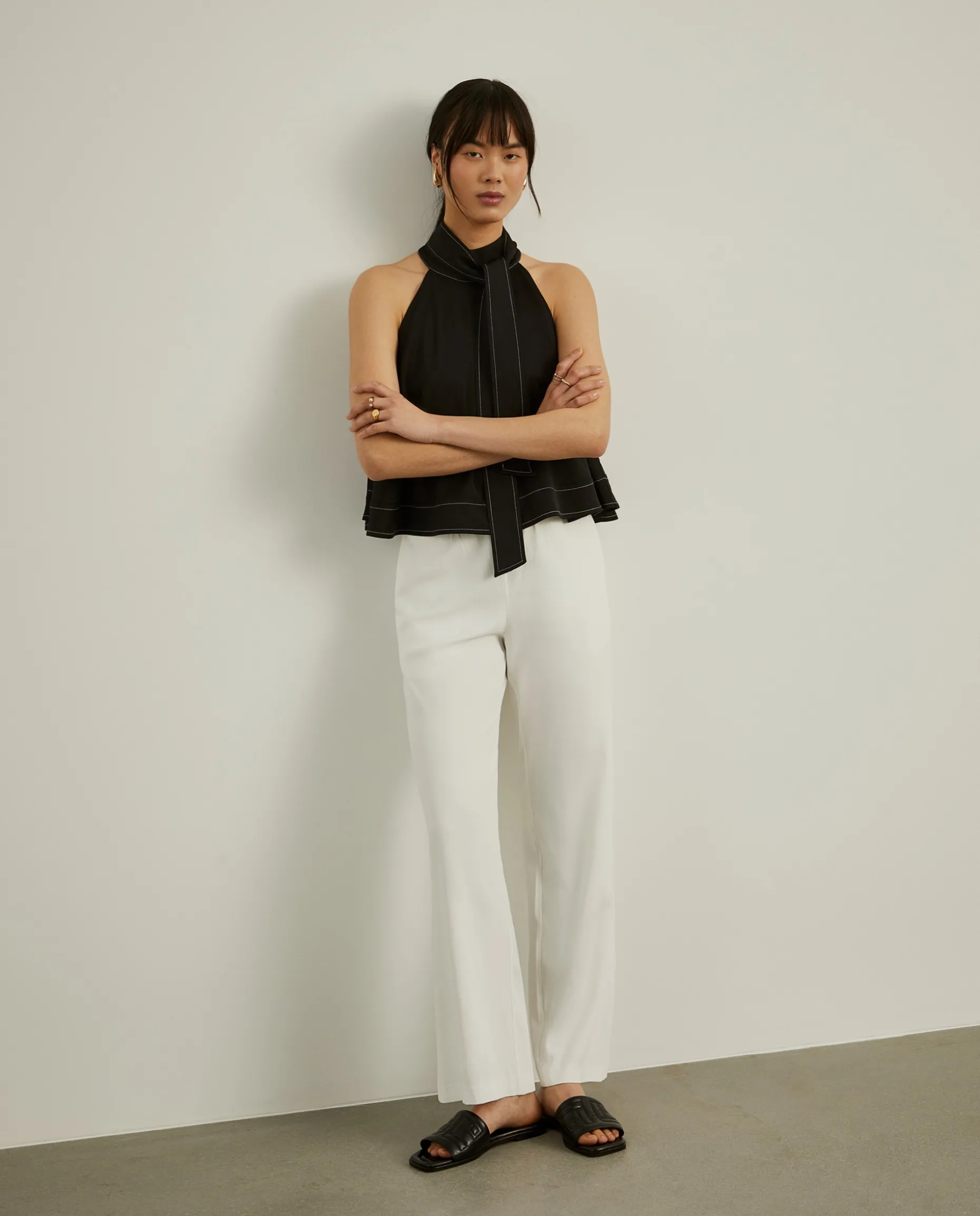 Calças de corte direito com cintura elástica