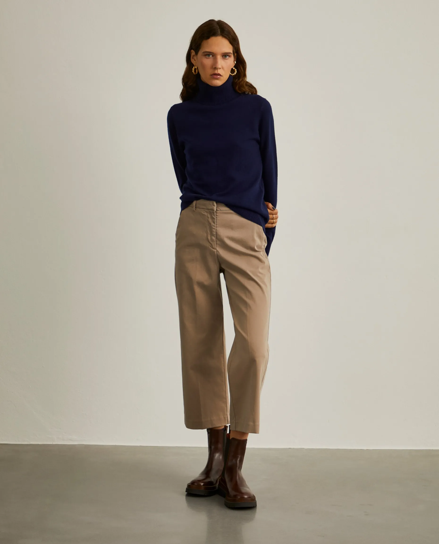 Calças de perna larga curtas em algodão