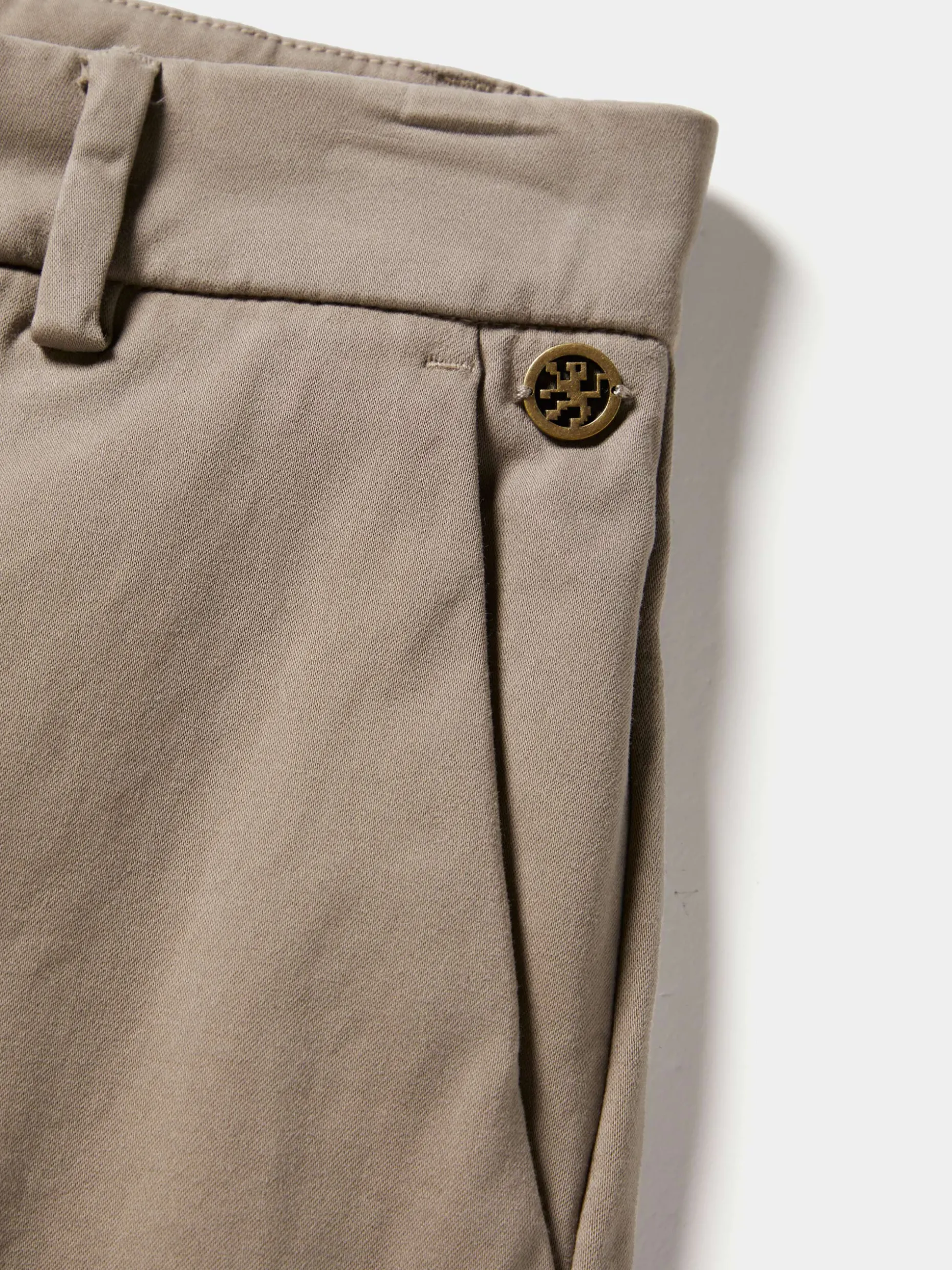 Calças de perna larga curtas em algodão