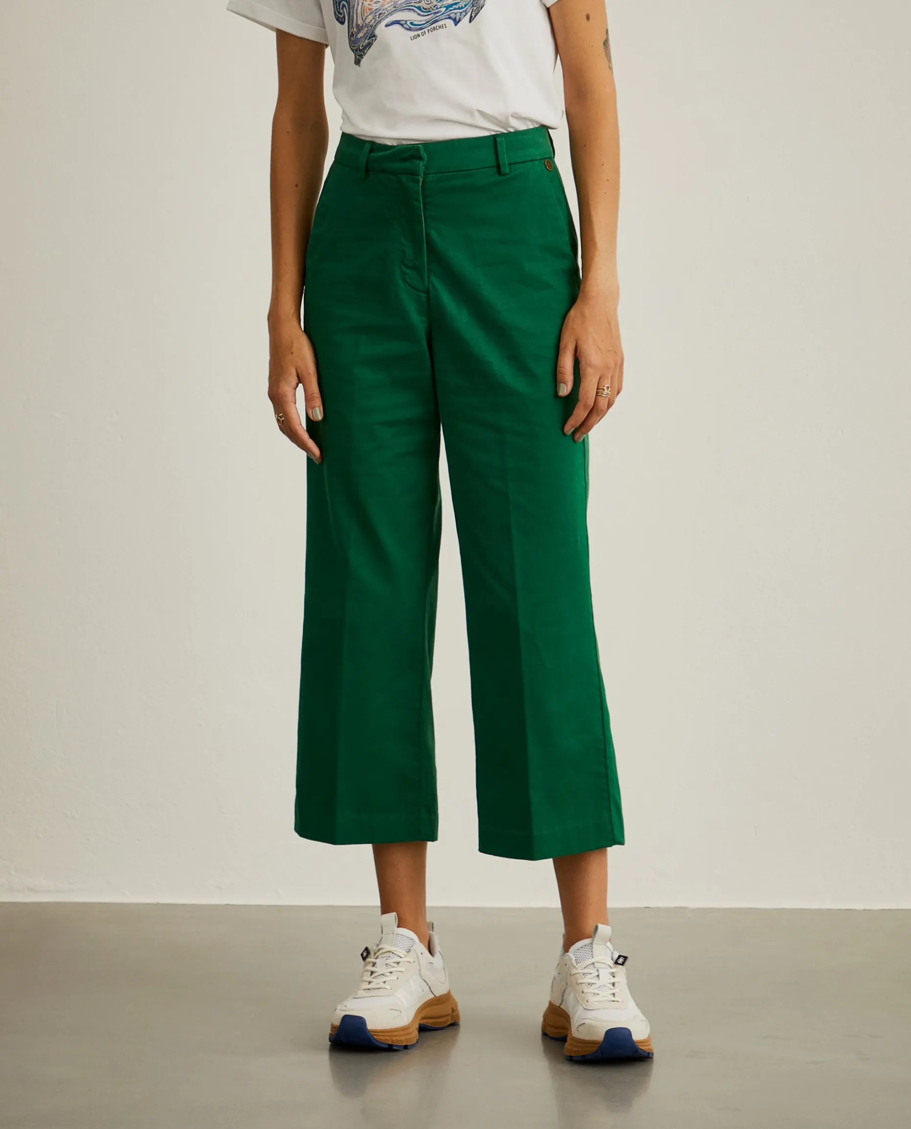 Calças de perna larga curtas em algodão