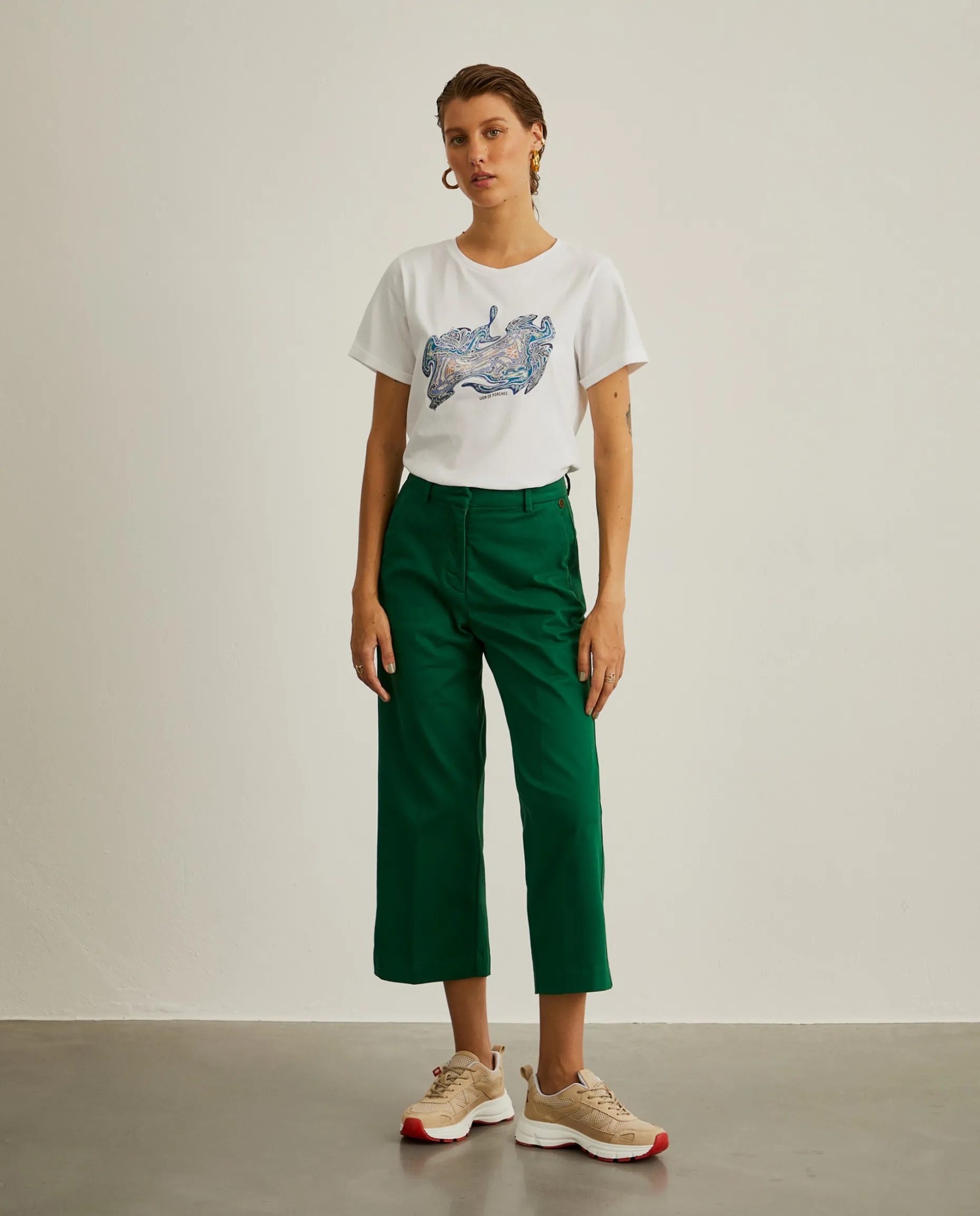 Calças de perna larga curtas em algodão