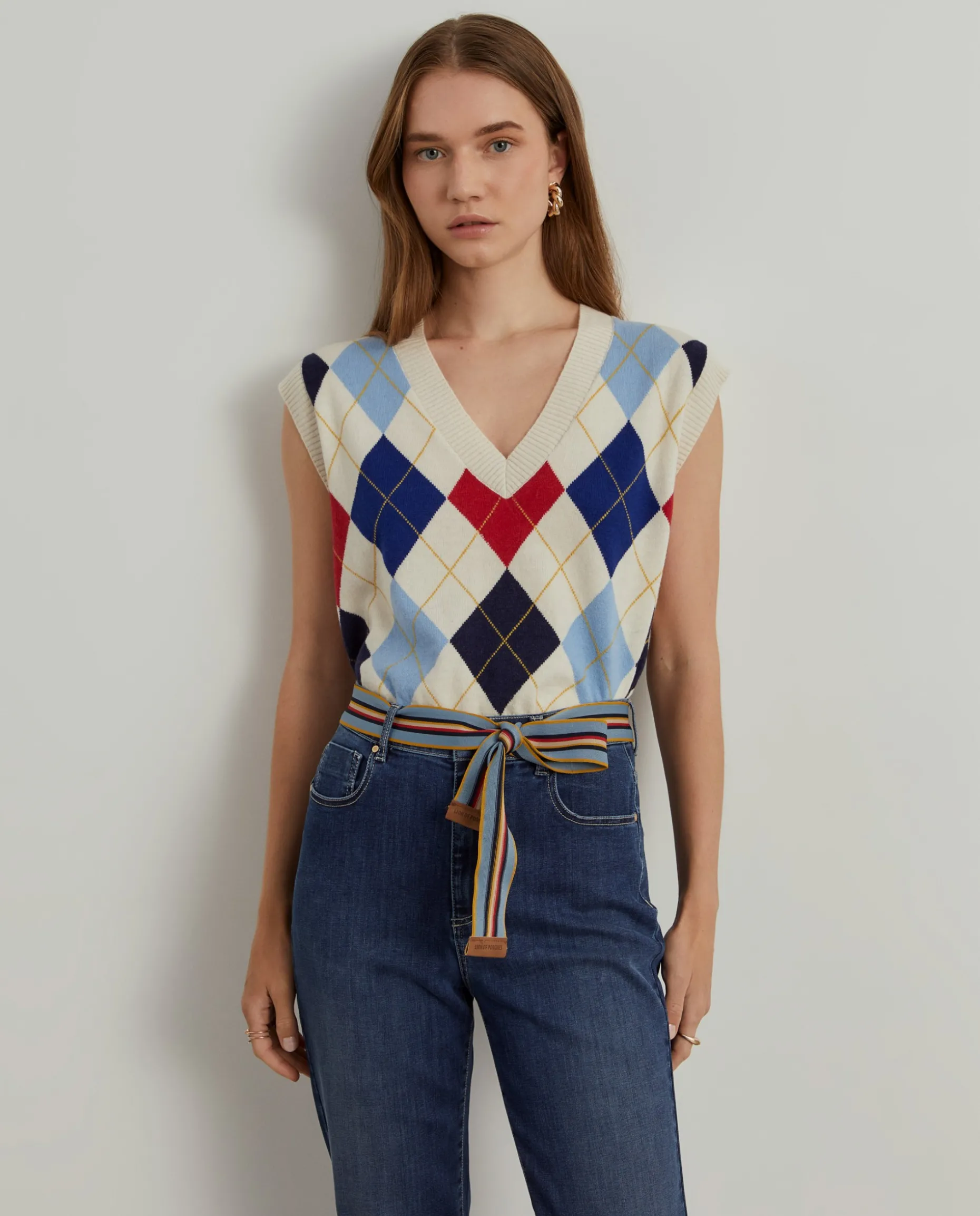 Calças denim regular fit com cinto