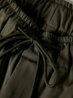 Calças jogger em malha técnica com cordão