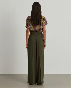 Calças pantalona com cinto