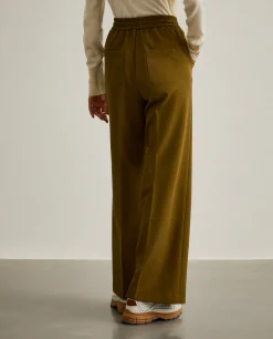 Calças pantalona com elástico na cintura