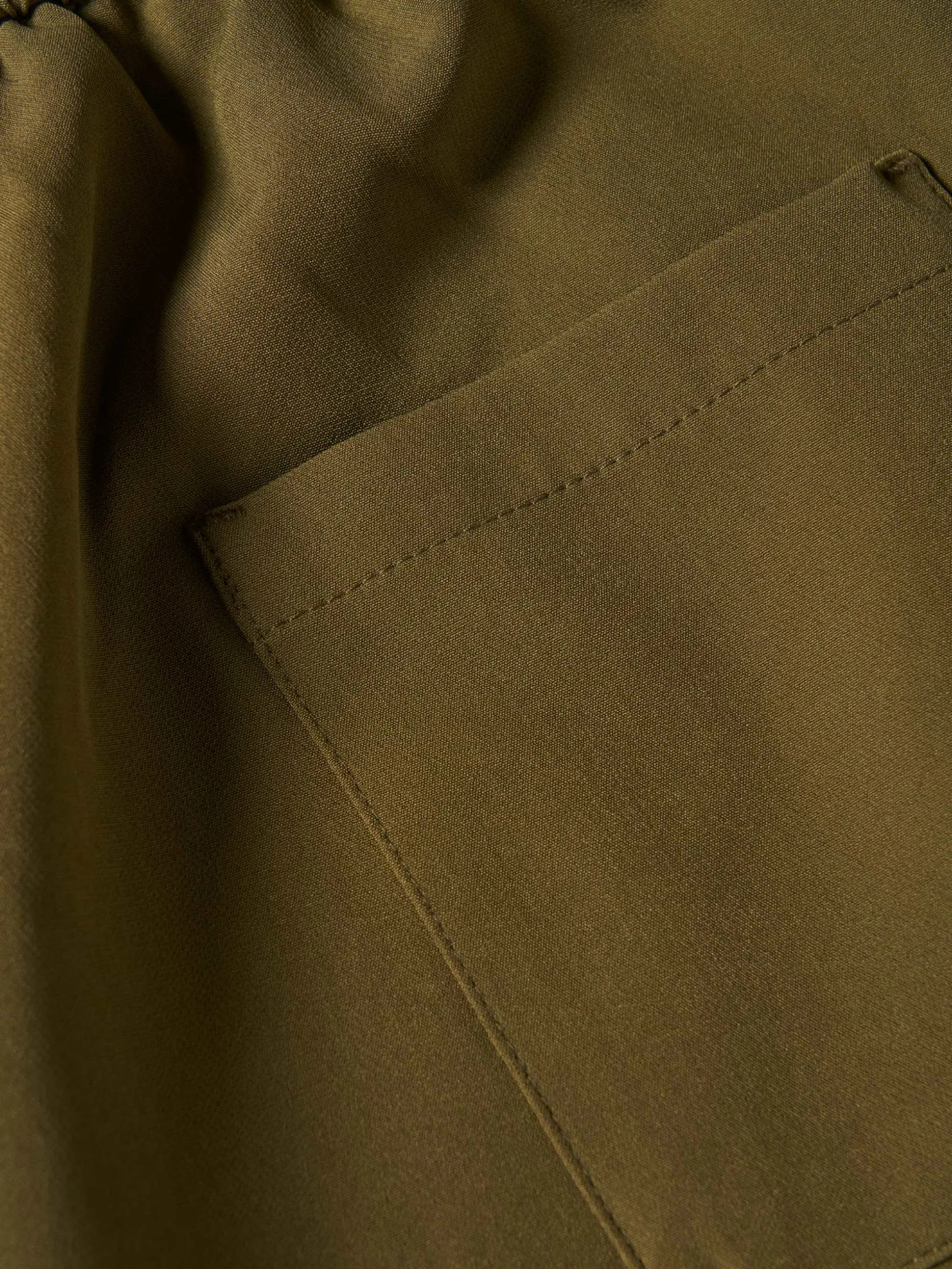 Calças pantalona com elástico na cintura