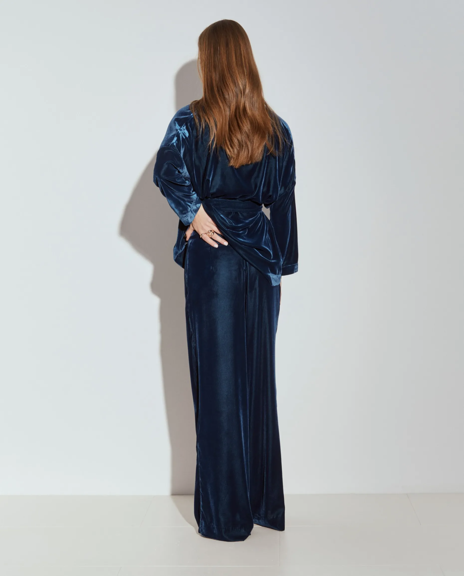 Calças pantalona em veludo